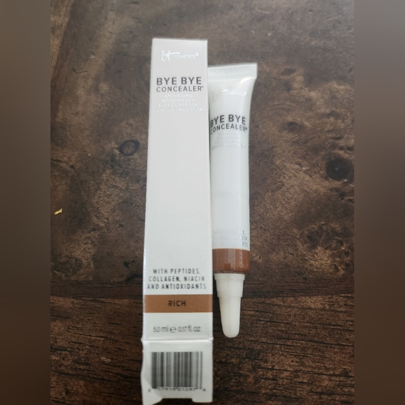 IT Cosmetics Under Eye Full Coverage Anti-Aging Waterproof Concealer RICH NEW - Picture 1 of 1